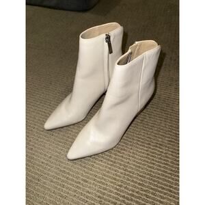 Marc Fisher Glorena Ivory Leather Ankle Boots Size 5 Pointed Toe Block Heel